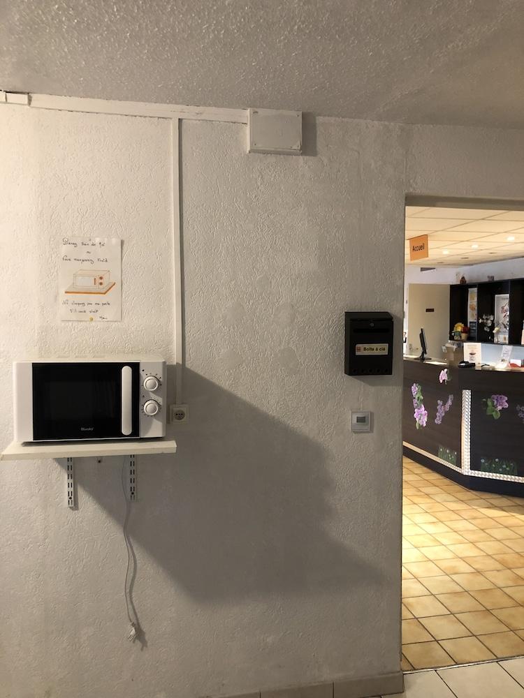 Hotel Bhoma Troyes La Chapelle-Saint-Luc Екстер'єр фото