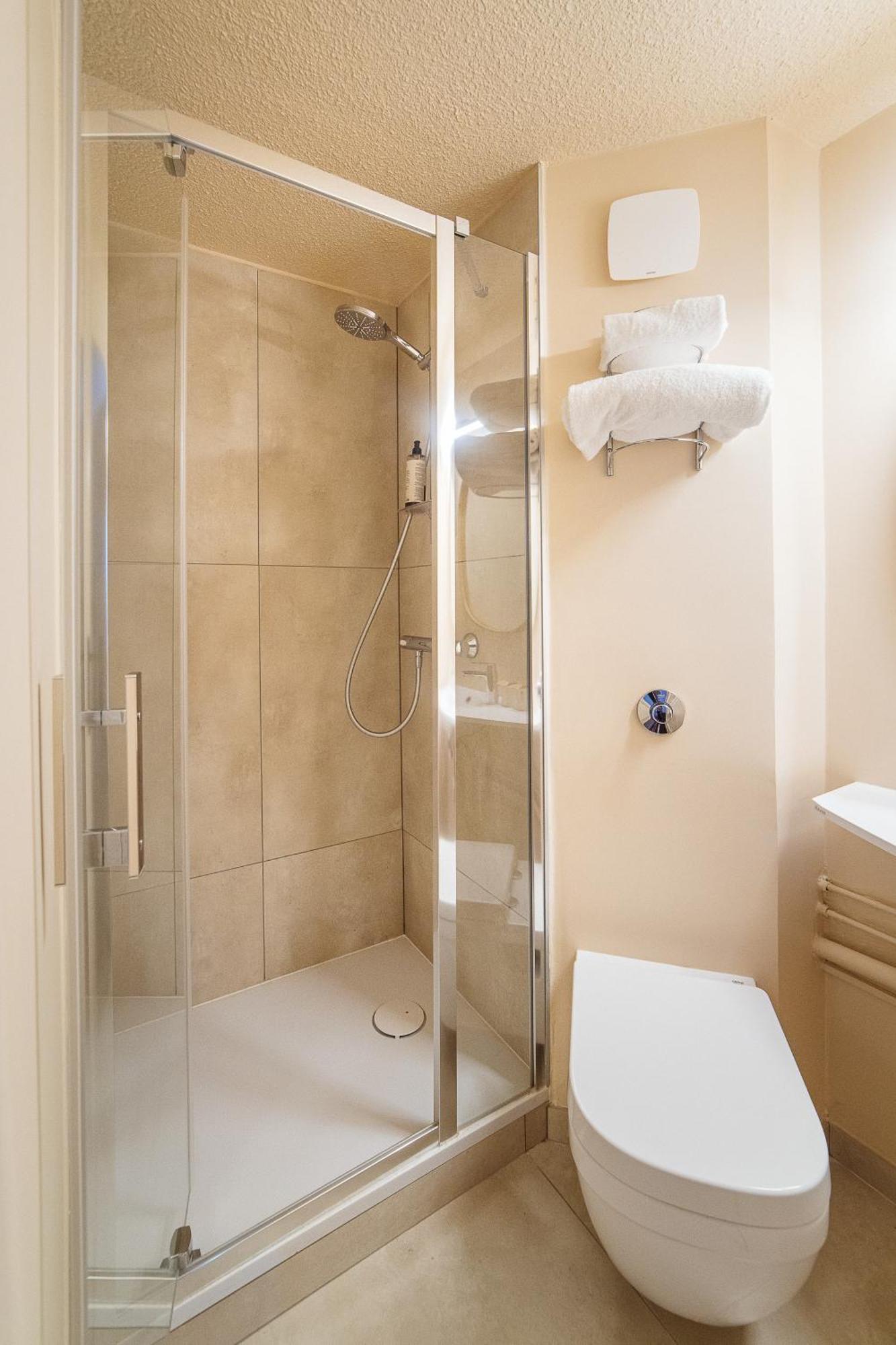 Hotel Bhoma Troyes La Chapelle-Saint-Luc Екстер'єр фото